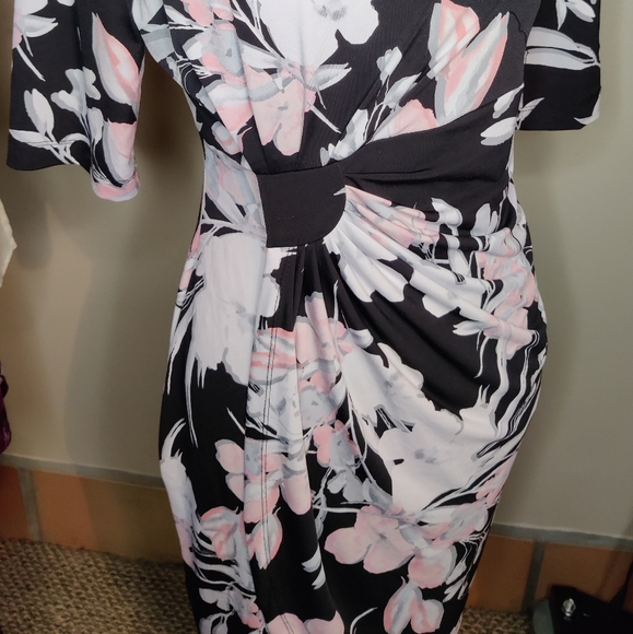 Connected apparel faux wrap dress! ✨ - Picture 2 of 3